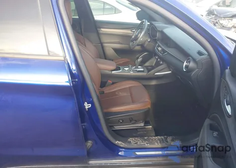 2022 Alfa Romeo Stelvio Ti Awd z USA, uszkodzony, nr VIN ZASPAKBN7N7D30935